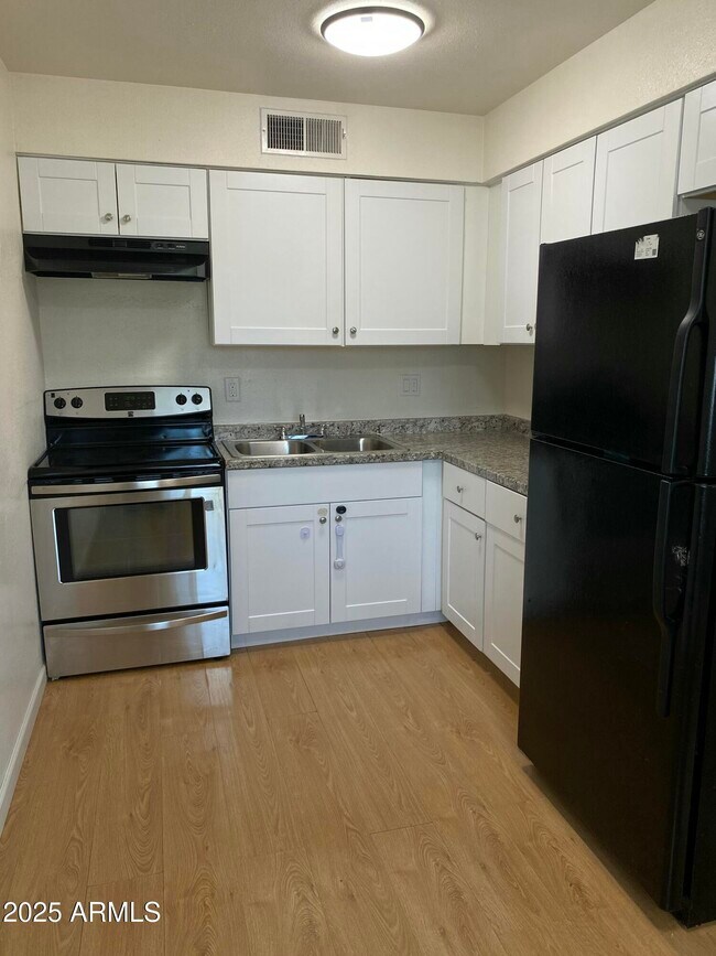 310 W 8th Ave-Unit -B in Mesa, AZ - Building Photo - Building Photo