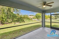 5038 Locke Ln in Lehigh Acres, FL - Foto de edificio - Building Photo