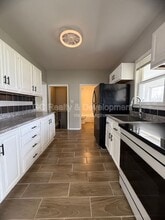 101 S La Fox St in South Elgin, IL - Building Photo - Building Photo