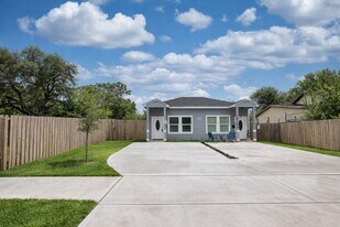 113 Bolden St in Houston, TX - Building Photo