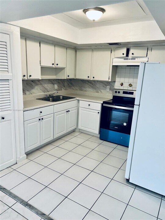 1212 N 58th Ave-Unit -1212 in Hollywood, FL - Building Photo