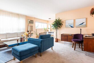 960 Larrabee St in West Hollywood, CA - Building Photo - Building Photo