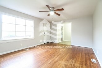 301 Ammons Rd in Spartanburg, SC - Foto de edificio - Building Photo