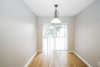 7445 Oxford Garden Cir in Apollo Beach, FL - Building Photo - Building Photo