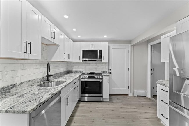 19 Coach Ln in Norwood, MA - Building Photo - Building Photo