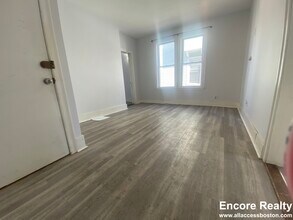 23 Pratt St, Unit 1 in Boston, MA - Building Photo - Building Photo