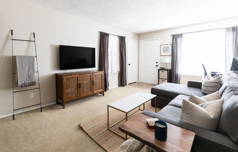 700 E Mesquite Cir in Tempe, AZ - Building Photo