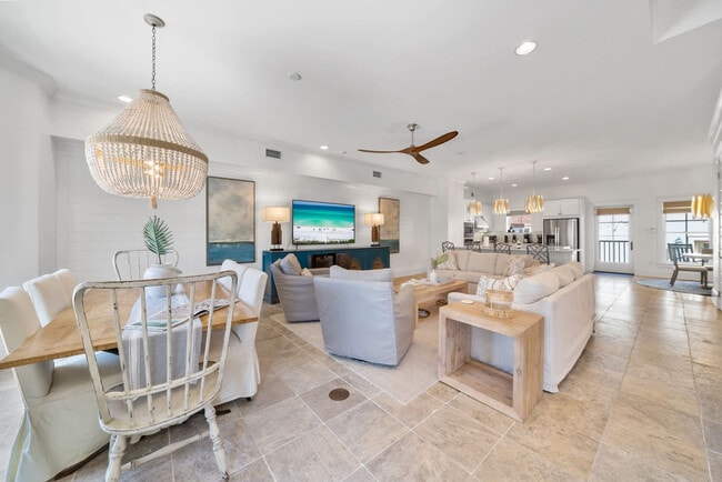 49 Pleasant St in Panama City, FL - Building Photo - Building Photo