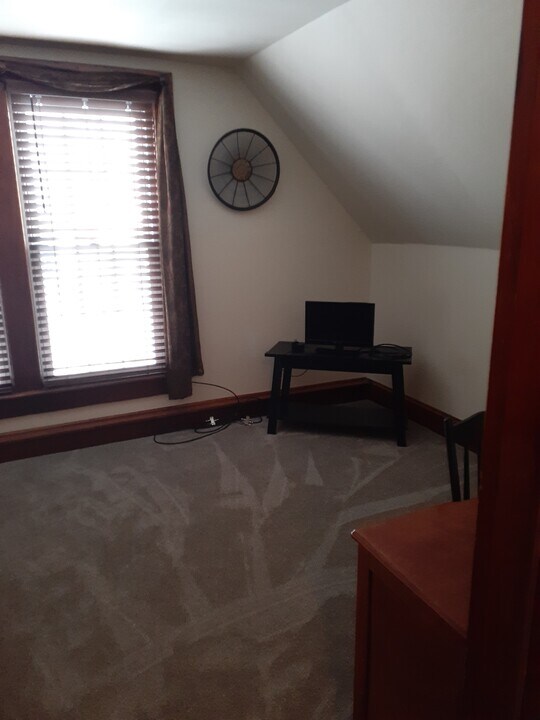 944 Woodlawn St in Scranton, PA - Building Photo
