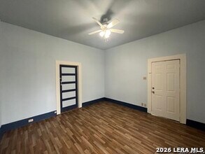213 Cadwallader St in San Antonio, TX - Building Photo - Building Photo