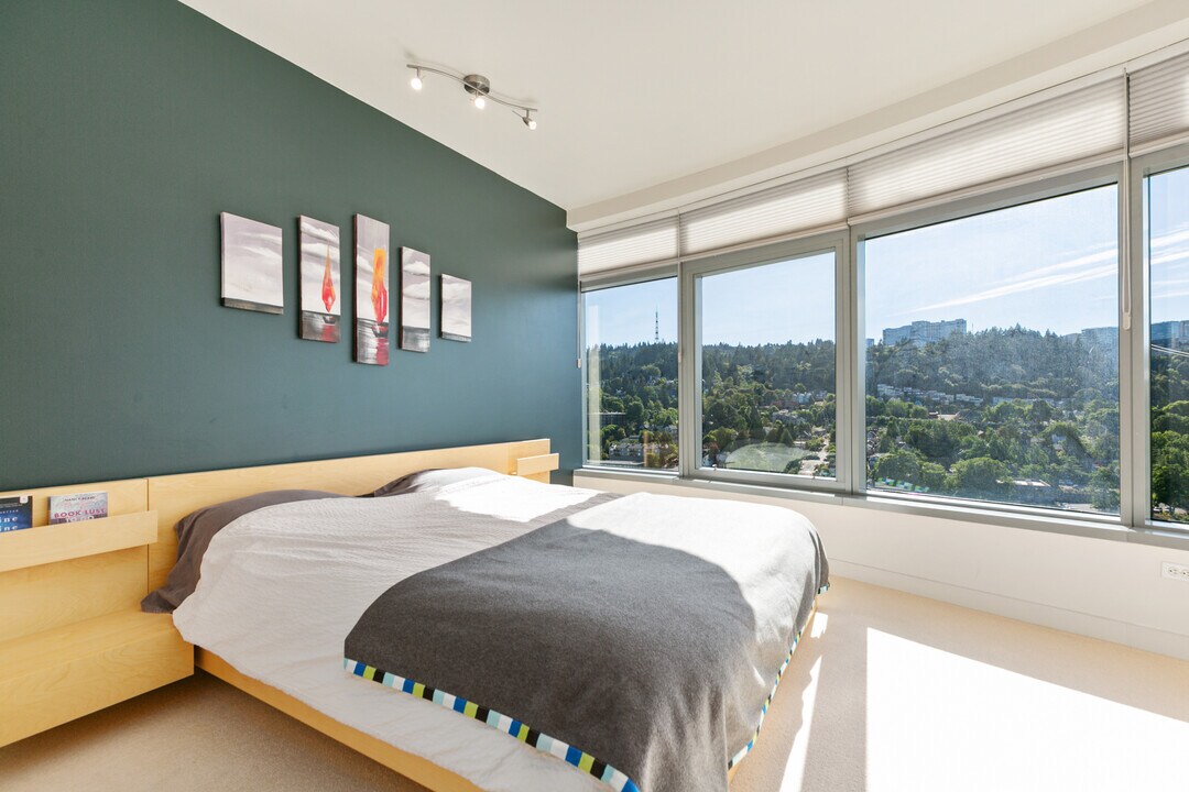 3601 SW River Pkwy, Unit 2100 in Portland, OR - Foto de edificio