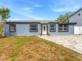4746 W Anita Blvd in Tampa, FL - Building Photo