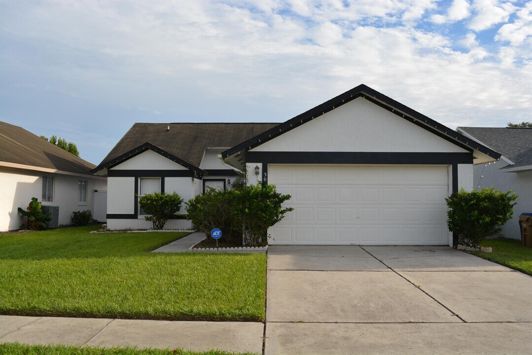3041 Bloomsbury Dr in Kissimmee, FL - Building Photo