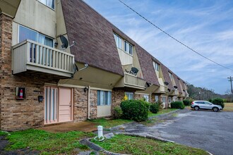 Castlewood Condominiums in Nashville, TN - Building Photo - Building Photo