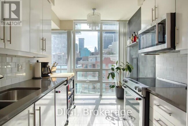 825 Church St in Toronto, ON - Building Photo - Building Photo