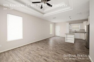 904 Kentucky St in Alton, TX - Building Photo - Building Photo