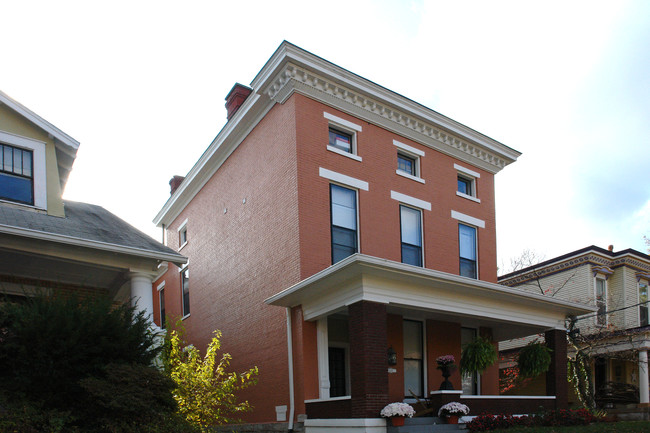 1508 Highland Ave in Louisville, KY - Foto de edificio - Building Photo