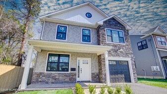 47 Atlantic Ave in Matawan, NJ - Building Photo