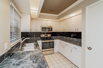 24734 Silversmith Dr in Lutz, FL - Building Photo - Building Photo