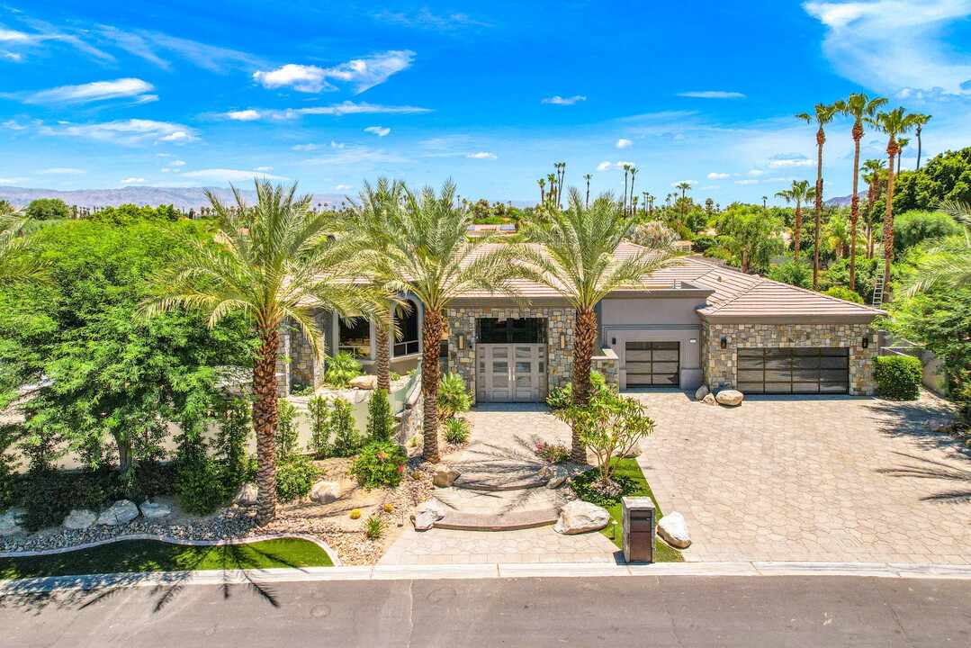 28 Clancy Ln S in Rancho Mirage, CA - Building Photo