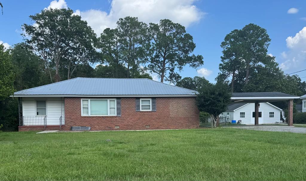 1815 Moore Hwy in Tifton, GA - Building Photo