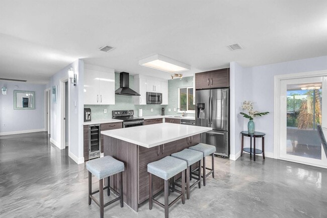 4400 SW 37th Ave in Fort Lauderdale, FL - Foto de edificio - Building Photo