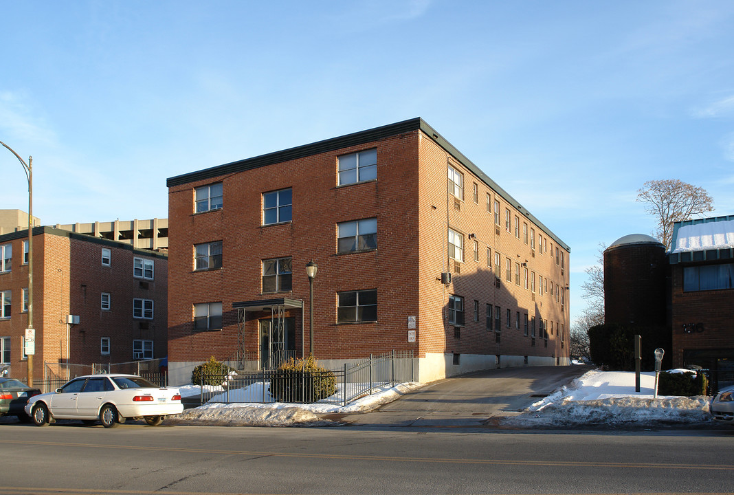 120 Retreat Ave in Hartford, CT - Building Photo