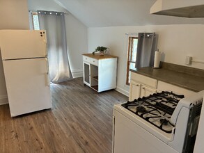 1801 College Ave SE in Grand Rapids, MI - Building Photo - Building Photo