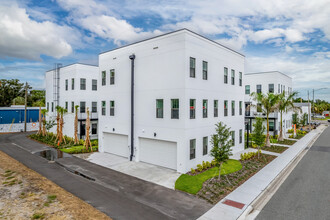 Canvas WAD in St. Petersburg, FL - Building Photo - Building Photo