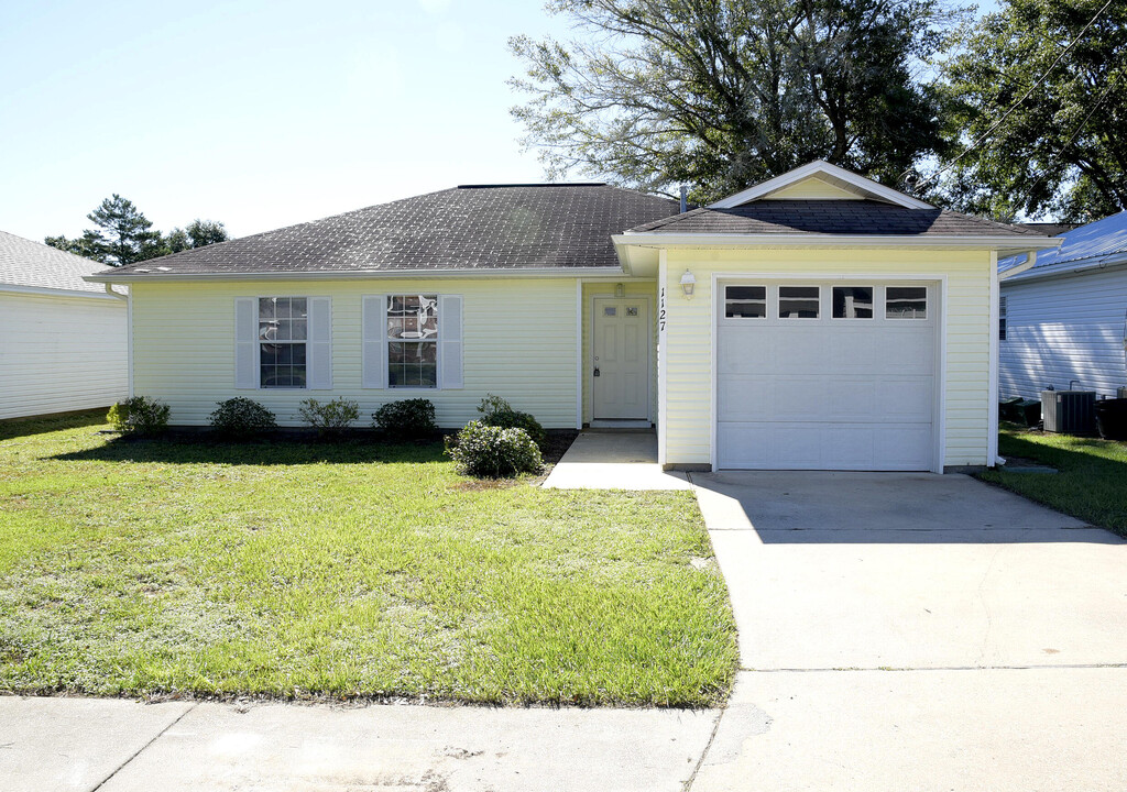 1127 Ivey Terrace in Niceville, FL - Building Photo