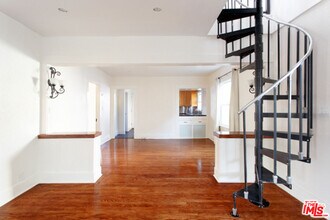 547 Brooks Ave in Los Angeles, CA - Building Photo - Building Photo
