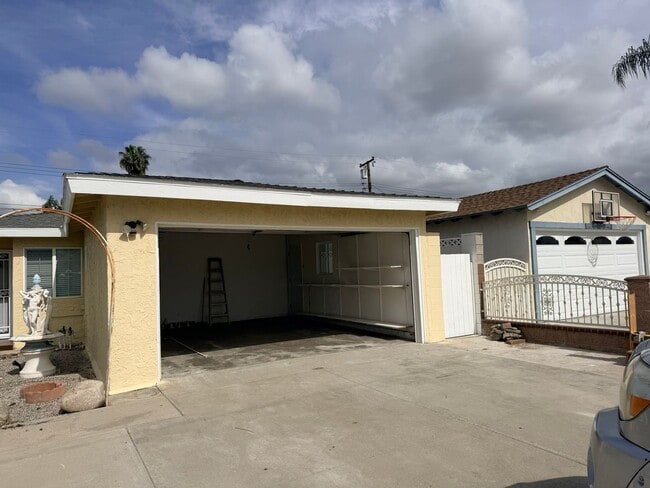 3245 Stichman Ave in Baldwin Park, CA - Building Photo - Building Photo