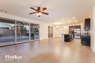 12046 W Hide Trail in Peoria, AZ - Building Photo - Building Photo