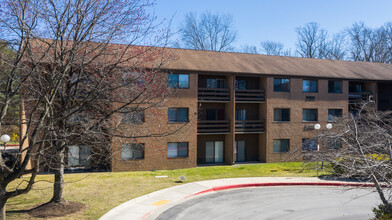 Hickory Ridge Place in Columbia, MD - Foto de edificio - Building Photo