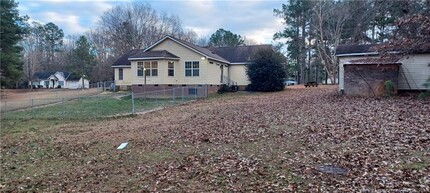 211 Sheffield Ct in Raeford, NC - Building Photo - Building Photo