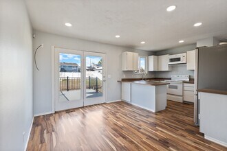 5436 S 5930 W in Kearns, UT - Building Photo - Building Photo