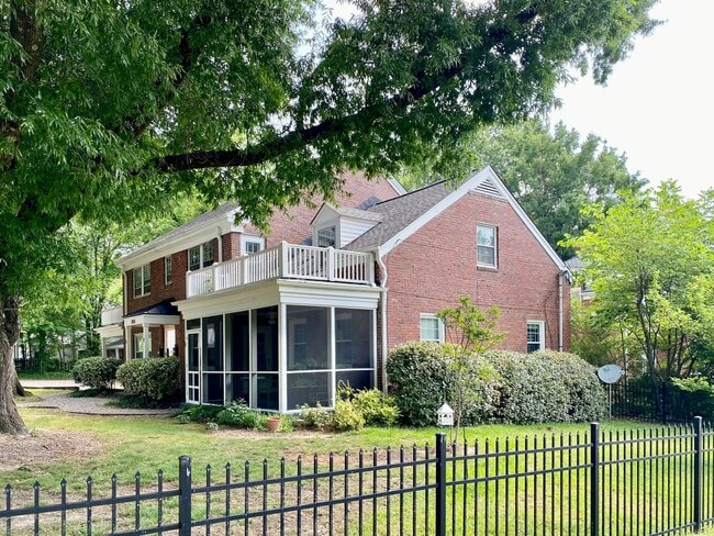 300 Horne St in Raleigh, NC - Foto de edificio - Building Photo