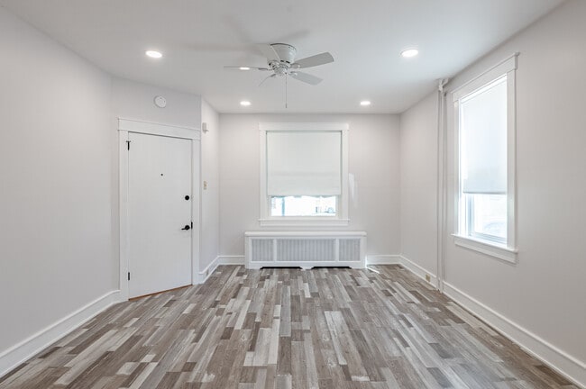 910 E Bellevue Ave, Unit 1 East - First Floor in Reading, PA - Foto de edificio - Building Photo