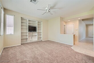 645 Elliot Peak Ave in Las Vegas, NV - Building Photo - Building Photo