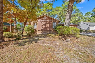 232 Livermore Dr in Fayetteville, NC - Foto de edificio - Building Photo