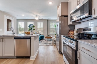 Parkwood Oaks in Bedford, TX - Foto de edificio - Building Photo