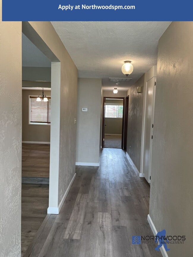 3079 Aitken Wy in Medford, OR - Building Photo - Building Photo