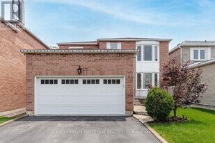 43 Donisi Ave in Vaughan, ON - Building Photo