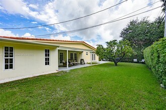 19430 NE 18th Pl in Miami, FL - Building Photo - Building Photo