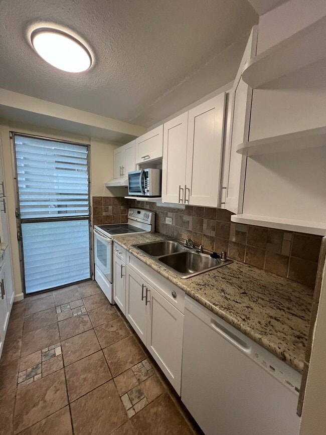 435 Walina St in Honolulu, HI - Building Photo - Building Photo