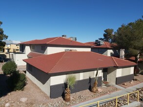 5282 S Maryland Pky, Unit A in Las Vegas, NV - Building Photo - Building Photo
