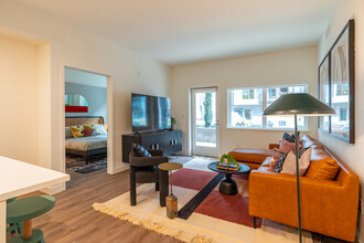 Webster Eleven in Oakland, CA - Building Photo - Interior Photo