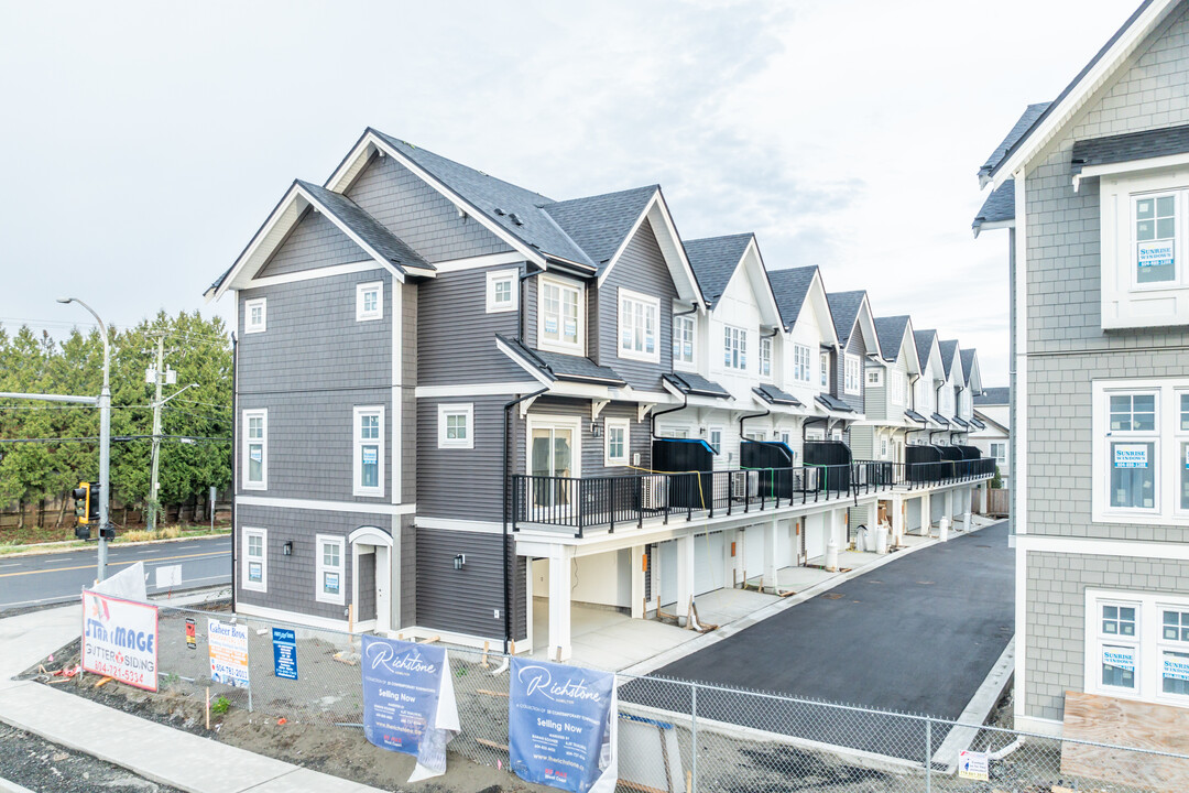 Richstone in Richmond, BC - Building Photo