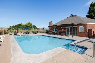 Eastlake Village Apartments in Oklahoma City, OK - Building Photo