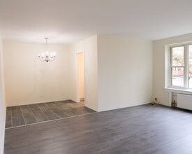 Montgomery Apartments in Toronto, ON - Building Photo - Building Photo